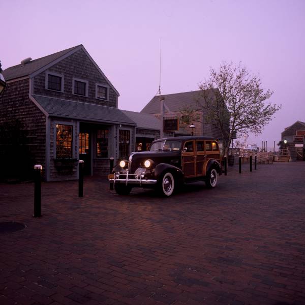 1939 Pontiac on Straight Wharf